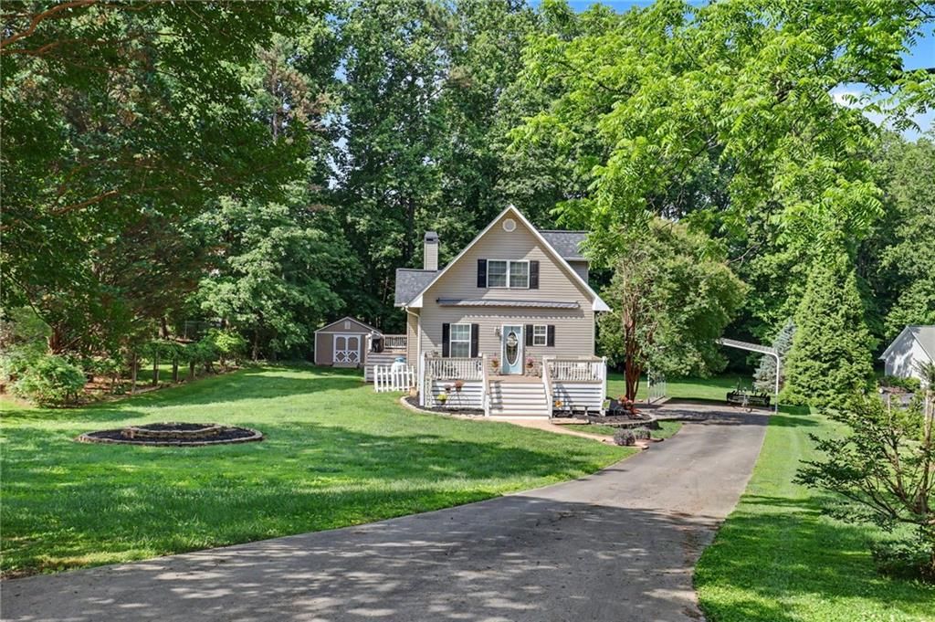 2255 Thunder Oak Road, Young Harris, GA 30582
