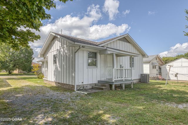 1124 W 2nd Street, Pittsburg, KS 66762