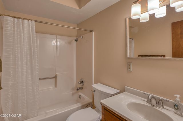 1124 W 2nd Street, Pittsburg, KS 66762