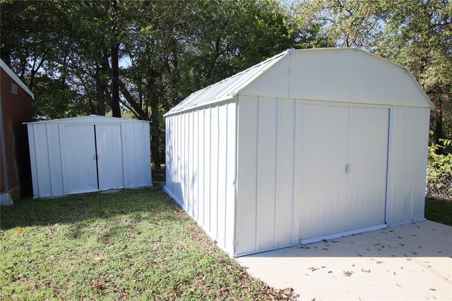 4305 Highland Lake Drive, Lake Worth, TX 76135