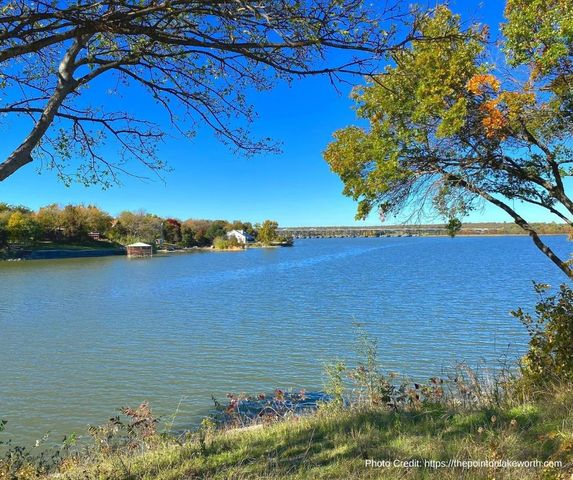 4305 Highland Lake Drive, Lake Worth, TX 76135