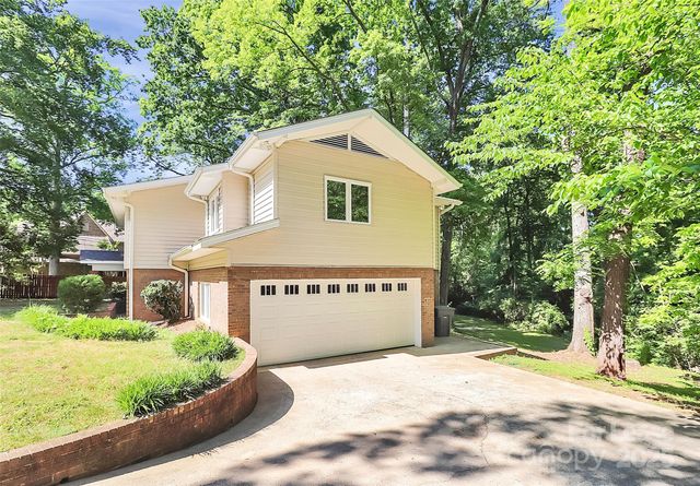 2619 Inverness Road, Charlotte, NC 28209