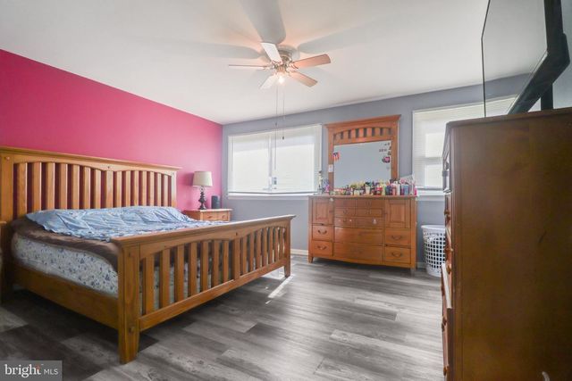 562 WAYNE AVE, Vineland, NJ 08360