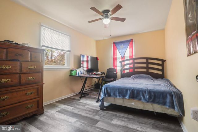 562 WAYNE AVE, Vineland, NJ 08360