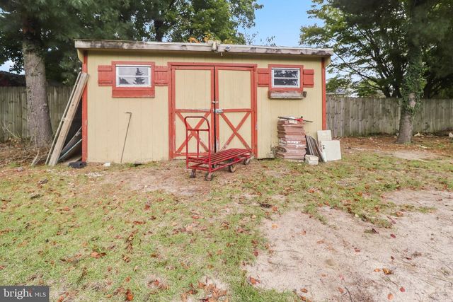 562 WAYNE AVE, Vineland, NJ 08360