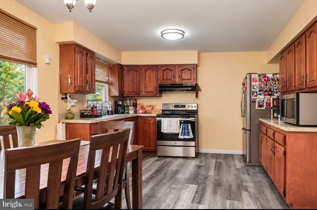 562 WAYNE AVE, Vineland, NJ 08360