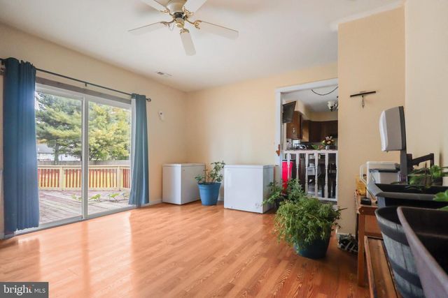 562 WAYNE AVE, Vineland, NJ 08360