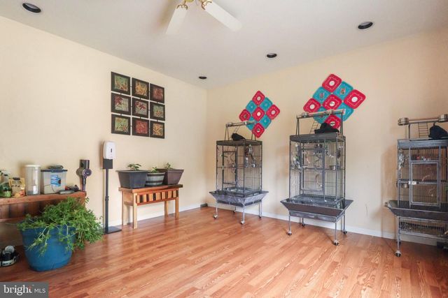 562 WAYNE AVE, Vineland, NJ 08360