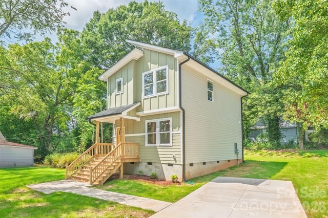 1324 Old Charlotte Road, Statesville, NC 28677