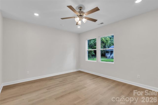 1324 Old Charlotte Road, Statesville, NC 28677