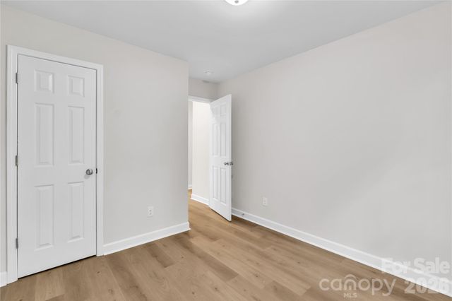 1324 Old Charlotte Road, Statesville, NC 28677