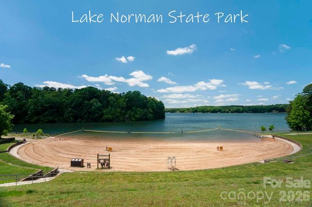 1324 Old Charlotte Road, Statesville, NC 28677