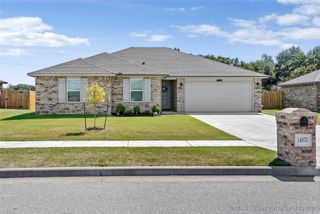 14975 S Poplar Place, Glenpool, OK 74033