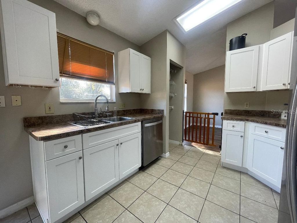 Image 13 of property listing at 36422 BIRDIE COURT, Grand Island, FL 32735