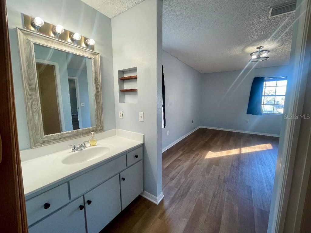 Image 15 of property listing at 36422 BIRDIE COURT, Grand Island, FL 32735