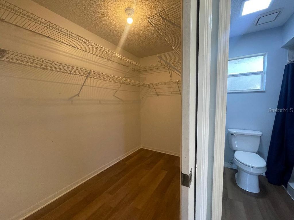 Image 18 of property listing at 36422 BIRDIE COURT, Grand Island, FL 32735