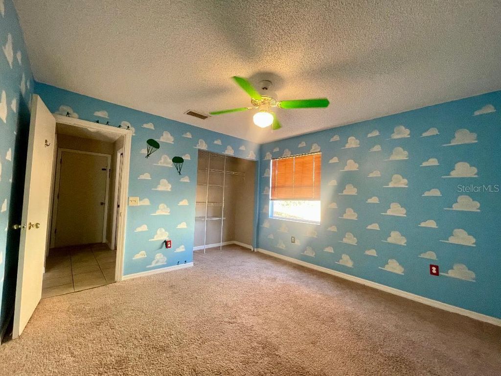 Image 19 of property listing at 36422 BIRDIE COURT, Grand Island, FL 32735