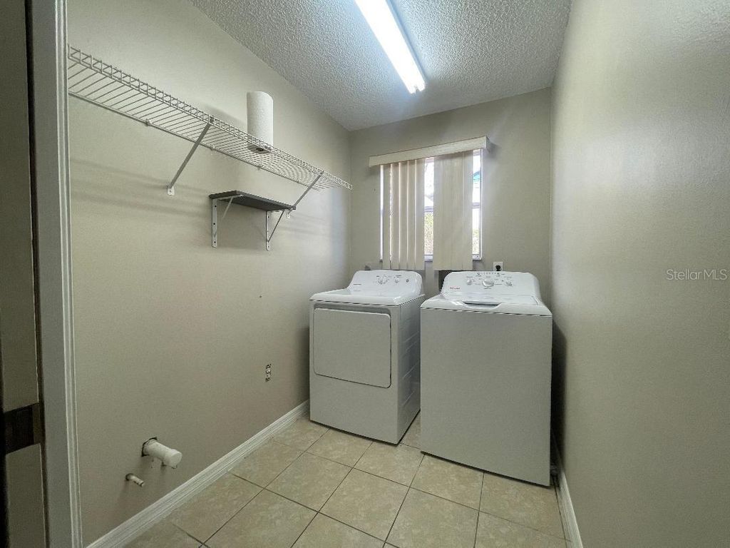 Image 22 of property listing at 36422 BIRDIE COURT, Grand Island, FL 32735