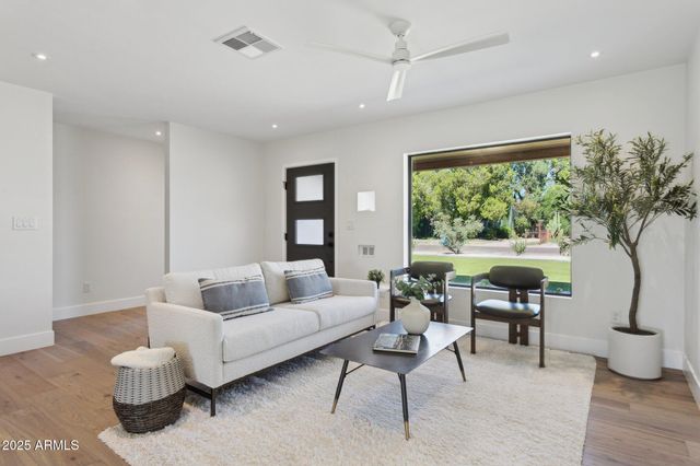 1707 E PINCHOT Avenue, Phoenix, AZ 85016