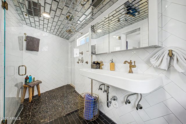 1146 W MACKENZIE Drive, Phoenix, AZ 85013