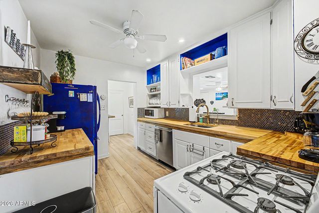 1146 W MACKENZIE Drive, Phoenix, AZ 85013