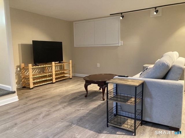 20 East Lane, New Fairfield, CT 06812