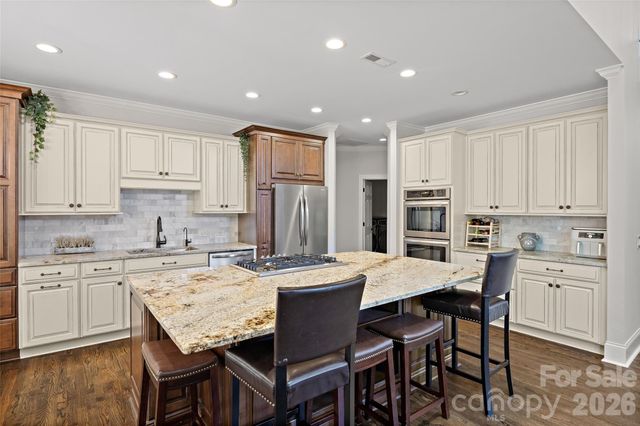 1607 Crestgate Drive, Waxhaw, NC 28173
