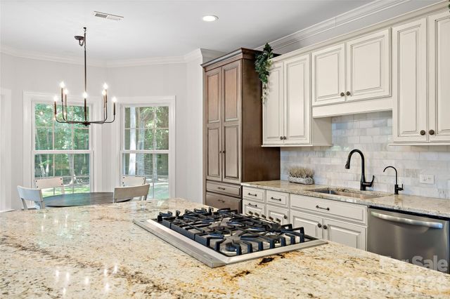 1607 Crestgate Drive, Waxhaw, NC 28173
