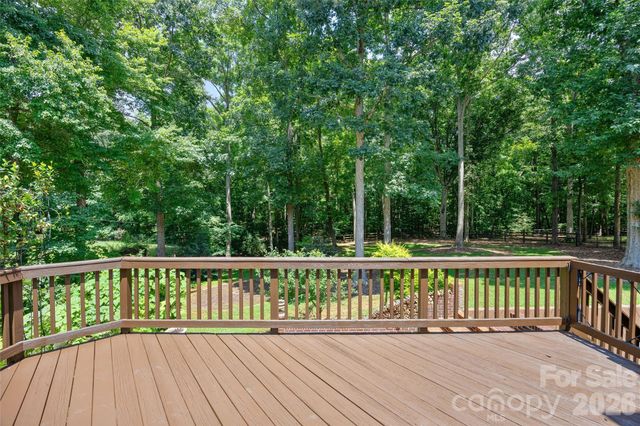 1607 Crestgate Drive, Waxhaw, NC 28173