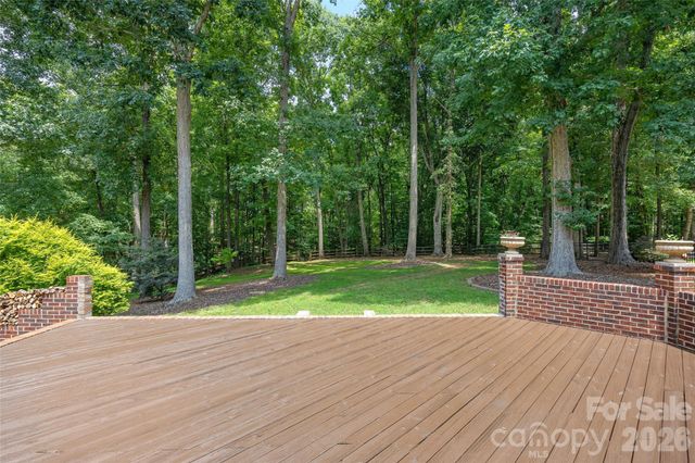 1607 Crestgate Drive, Waxhaw, NC 28173