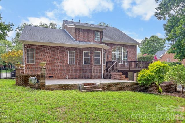 1607 Crestgate Drive, Waxhaw, NC 28173