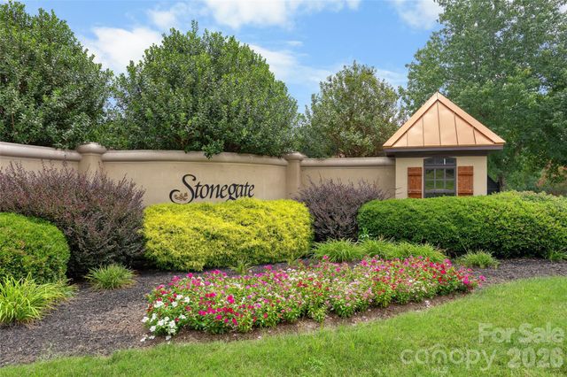 1607 Crestgate Drive, Waxhaw, NC 28173