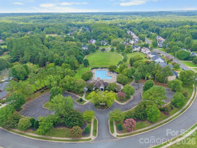 1607 Crestgate Drive, Waxhaw, NC 28173