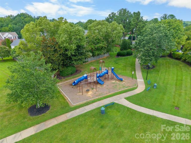 1607 Crestgate Drive, Waxhaw, NC 28173