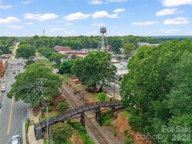 1607 Crestgate Drive, Waxhaw, NC 28173