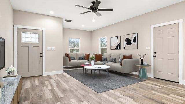1228 S Rusk Street W, Sherman, TX 75090
