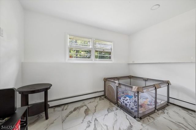 1 Arthur Rd, Hopatcong Boro, NJ 07874