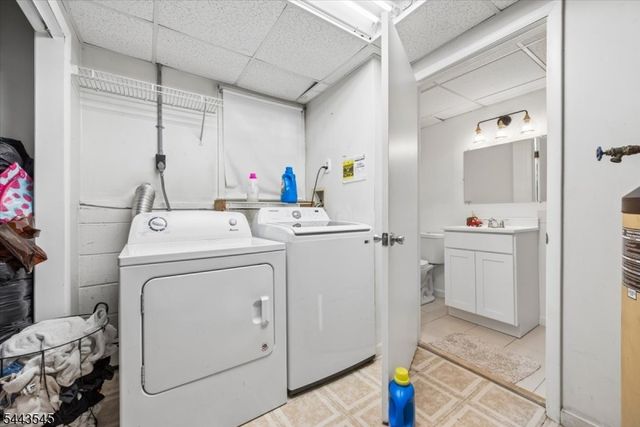 1 Arthur Rd, Hopatcong Boro, NJ 07874