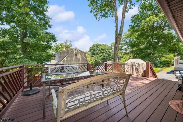 1 Arthur Rd, Hopatcong Boro, NJ 07874