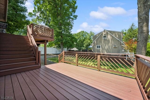 1 Arthur Rd, Hopatcong Boro, NJ 07874