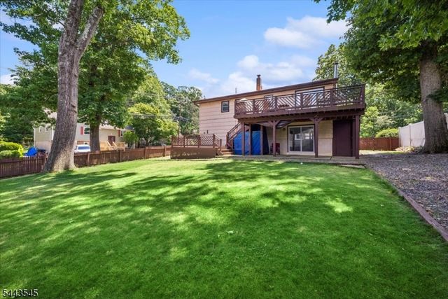 1 Arthur Rd, Hopatcong Boro, NJ 07874