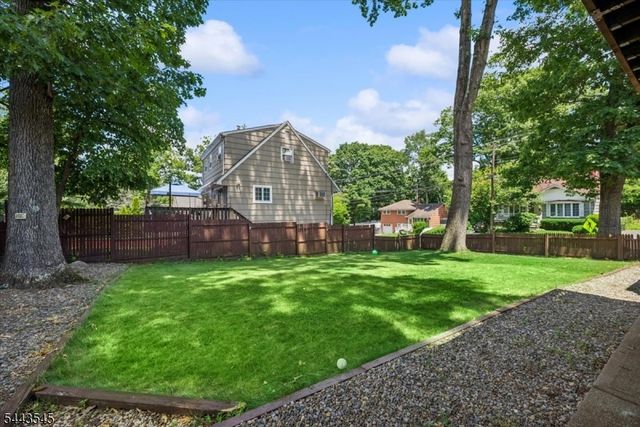 1 Arthur Rd, Hopatcong Boro, NJ 07874