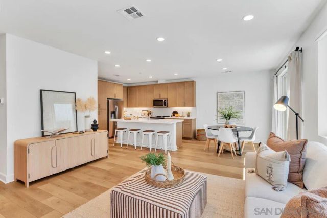 7701 Jasmine Ct, Santee, CA 92071