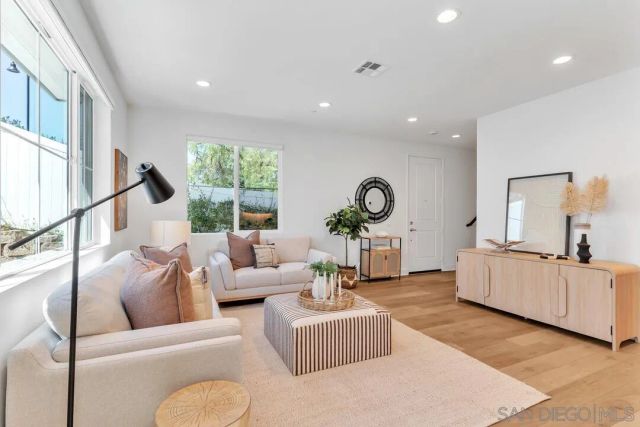 7701 Jasmine Ct, Santee, CA 92071