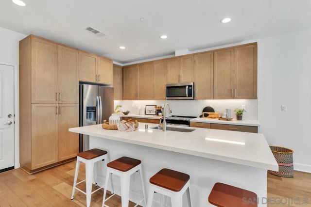 7701 Jasmine Ct, Santee, CA 92071