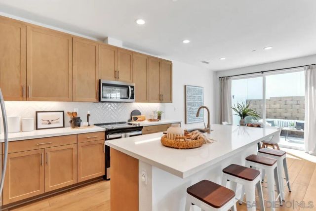 7701 Jasmine Ct, Santee, CA 92071