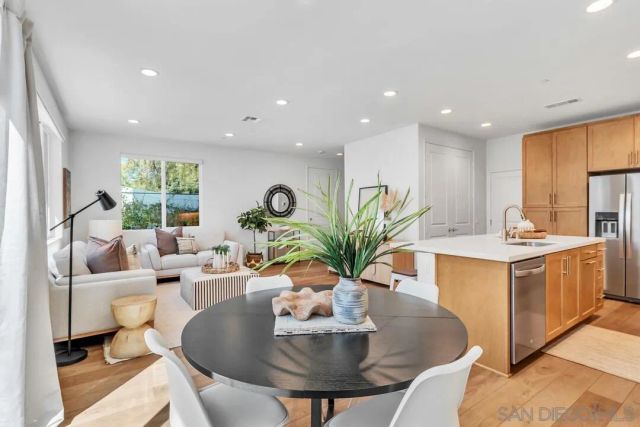 7701 Jasmine Ct, Santee, CA 92071