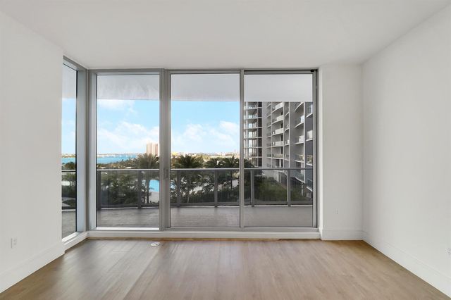 220 Lake Shore Drive 815, Lake Park, FL 33403