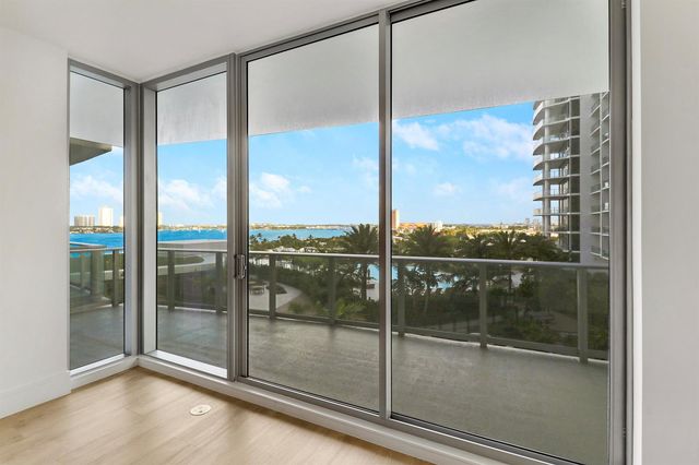 220 Lake Shore Drive 815, Lake Park, FL 33403