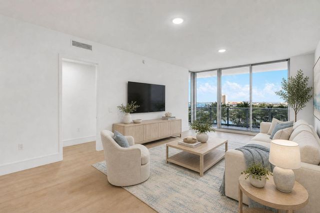 220 Lake Shore Drive 815, Lake Park, FL 33403